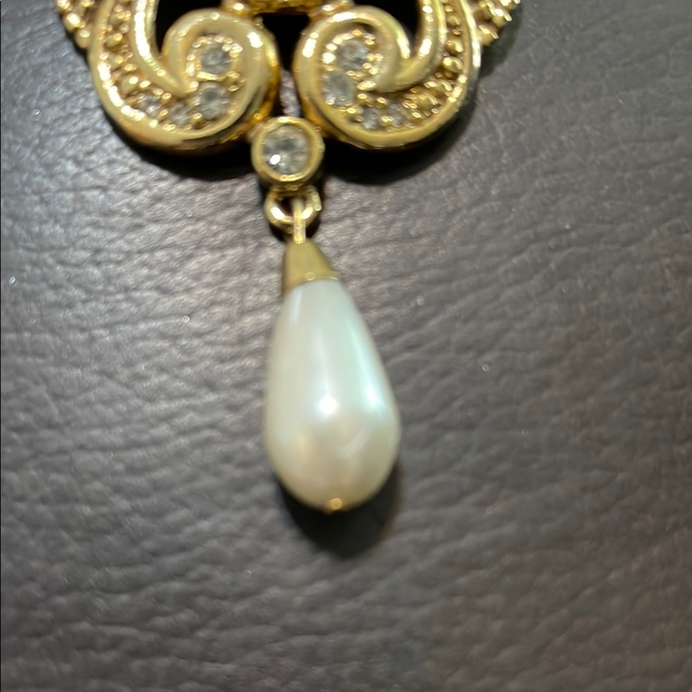 Jeff Lieb Elegant Gold and Red Brooch with Pearl Drop. Rare! - Picture 4 of 9